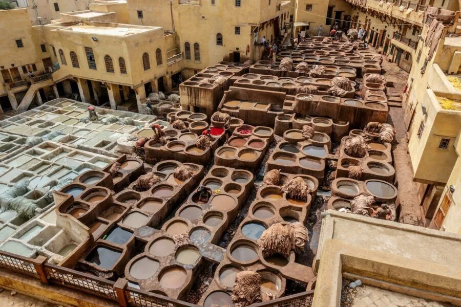 Le Città Imperiali del Marocco: Un Viaggio Attraverso Storia, Cultura e Vita Locale fes
