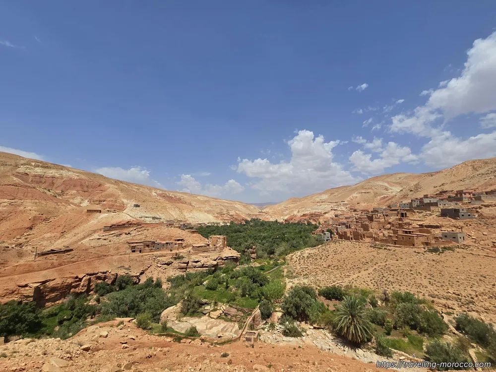 Cosa mettere in valigia per un tour nel deserto del Sahara Vista panoramica della Dades Valley 3